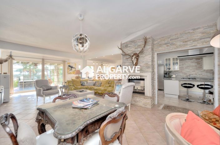 Image No.2-Villa de 4 chambres à vendre à Quarteira