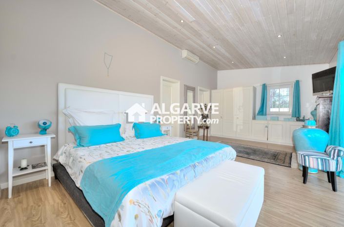 Image No.4-Villa de 4 chambres à vendre à Quarteira