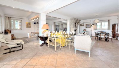 3-12290-78d1f4f8b6655591b02d22fabb36a692d73cc