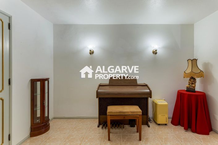 Image No.22-4 Bed Villa for sale