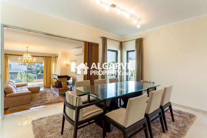 Image No.4-4 Bed Villa for sale