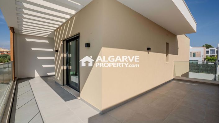 Image No.14-4 Bed Villa for sale