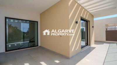 3-11728-78d1f4f8b6655591b02d22fabb36a692d73cc