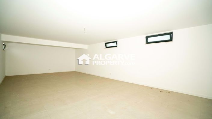 Image No.20-4 Bed Villa for sale