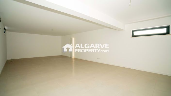 Image No.22-4 Bed Villa for sale