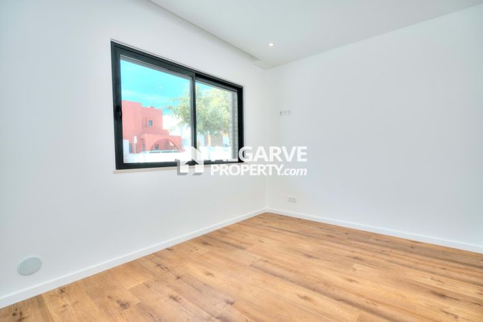 Image No.27-4 Bed Villa for sale