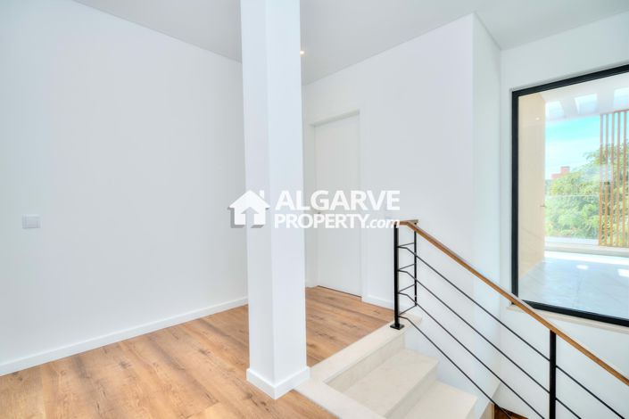 Image No.30-4 Bed Villa for sale