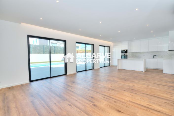 Image No.31-4 Bed Villa for sale