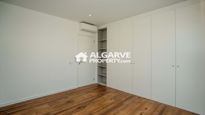 Image No.9-4 Bed Villa for sale