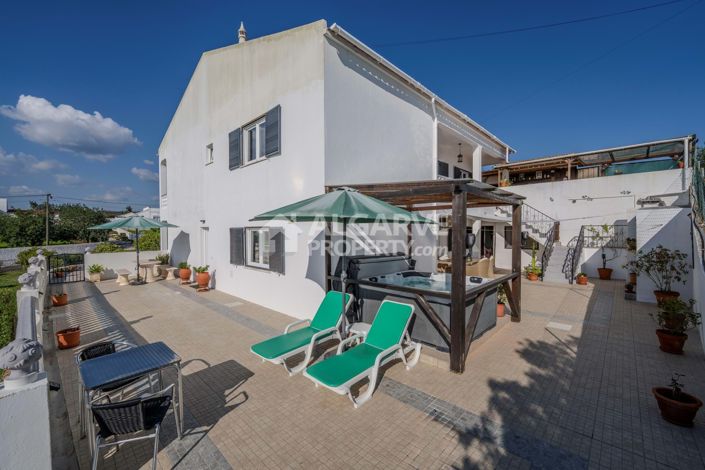 Image No.10-5 Bed Villa for sale