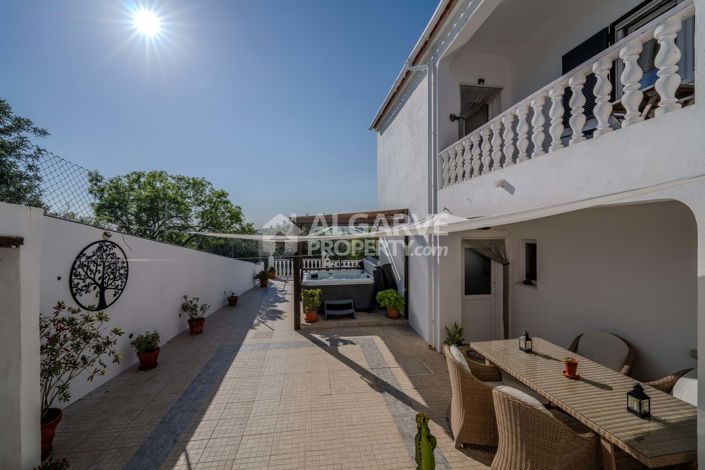 Image No.37-5 Bed Villa for sale