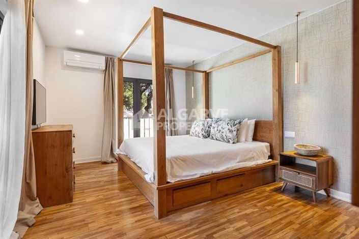 Image No.16-6 Bed Villa for sale