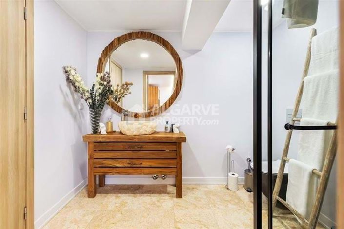 Image No.18-6 Bed Villa for sale