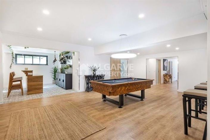 Image No.20-6 Bed Villa for sale