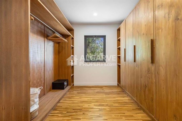 Image No.47-6 Bed Villa for sale