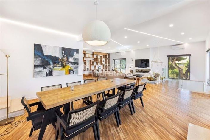 Image No.7-6 Bed Villa for sale