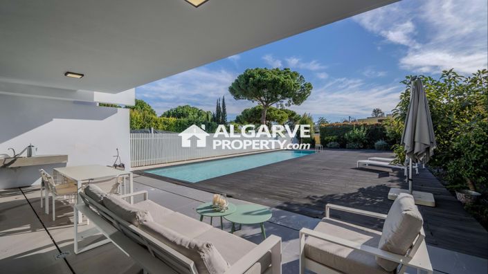 Image No.11-6 Bed Villa for sale