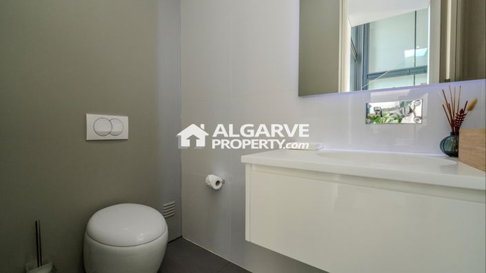 Image No.13-6 Bed Villa for sale