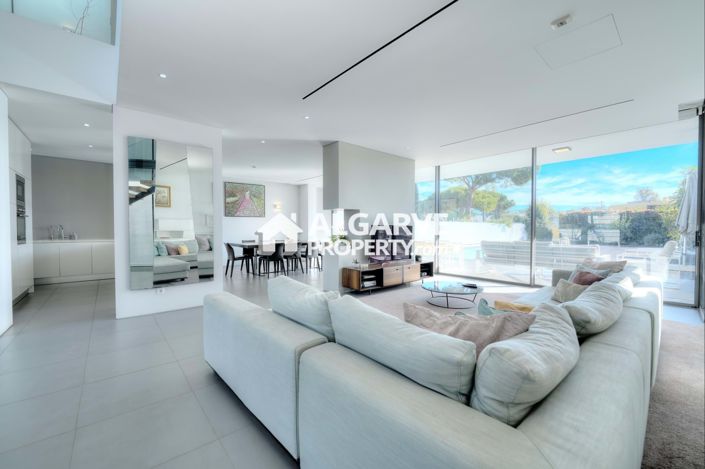 Image No.2-6 Bed Villa for sale