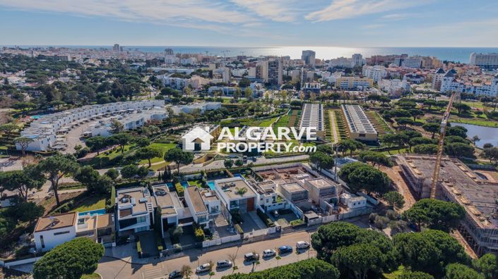 Image No.40-6 Bed Villa for sale