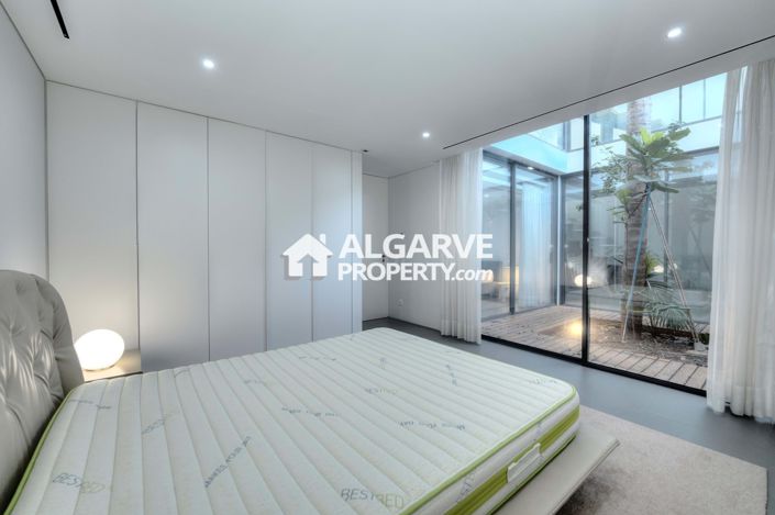 Image No.47-6 Bed Villa for sale