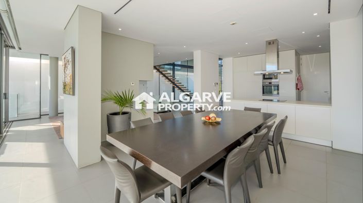 Image No.8-6 Bed Villa for sale