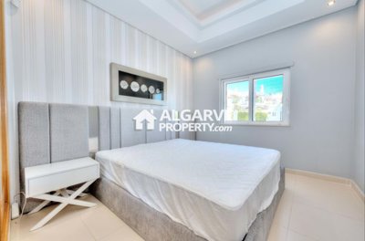 3-12017-78d1f4f8b6655591b02d22fabb36a692d73cc