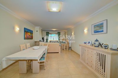 3-12458-78d1f4f8b6655591b02d22fabb36a692d73cc