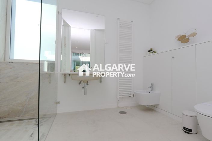 Image No.23-3 Bed Villa for sale