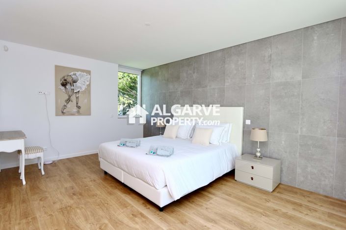 Image No.3-3 Bed Villa for sale