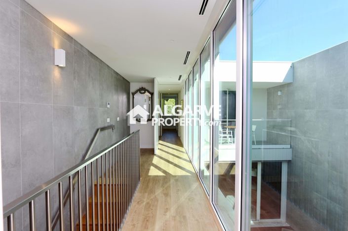 Image No.35-3 Bed Villa for sale