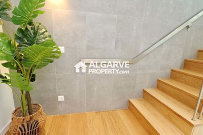 3-12179-78d1f4f8b6655591b02d22fabb36a692d73cc