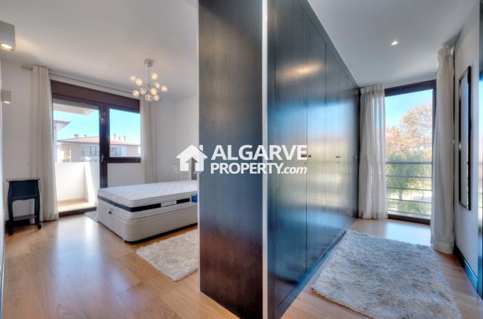 Image No.18-2 Bed Apartment for sale