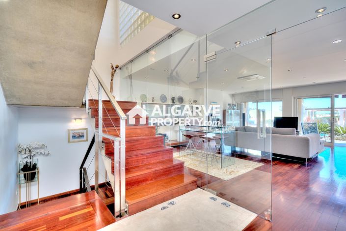 Image No.12-3 Bed Villa for sale