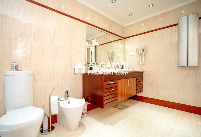 Image No.30-3 Bed Villa for sale