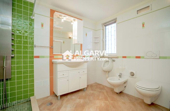 Image No.9-4 Bed Villa for sale