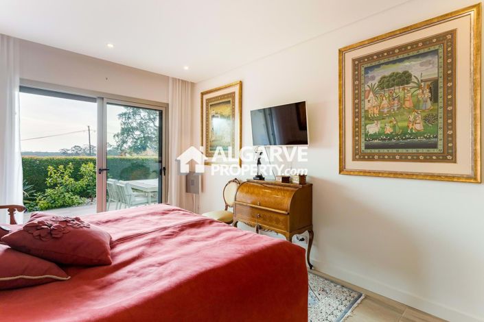 Image No.20-2 Bed Apartment for sale