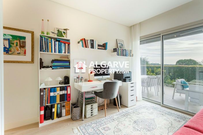 Image No.21-2 Bed Apartment for sale