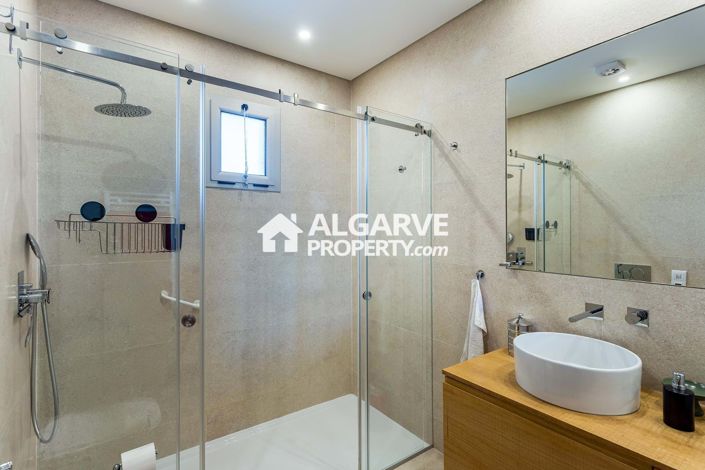 Image No.26-2 Bed Apartment for sale