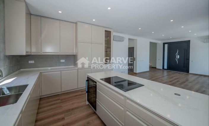 Image No.12-5 Bed Villa for sale