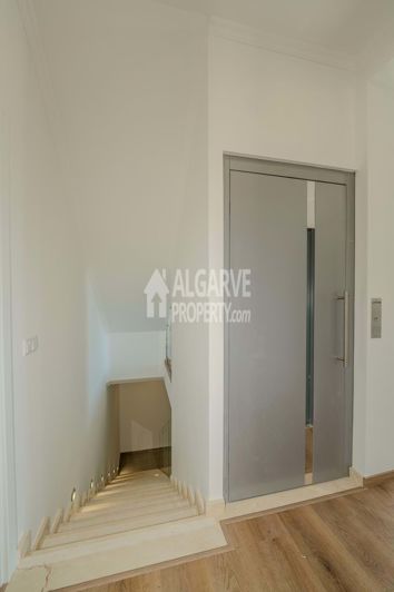 Image No.16-5 Bed Villa for sale