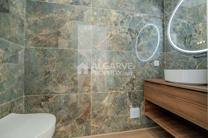 Image No.17-5 Bed Villa for sale