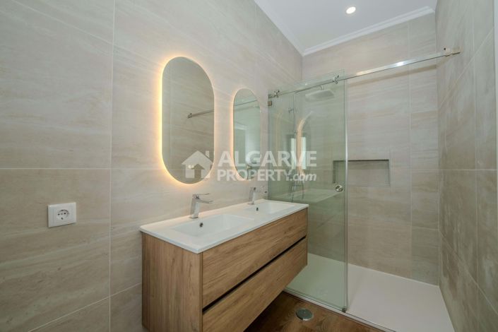 Image No.19-5 Bed Villa for sale