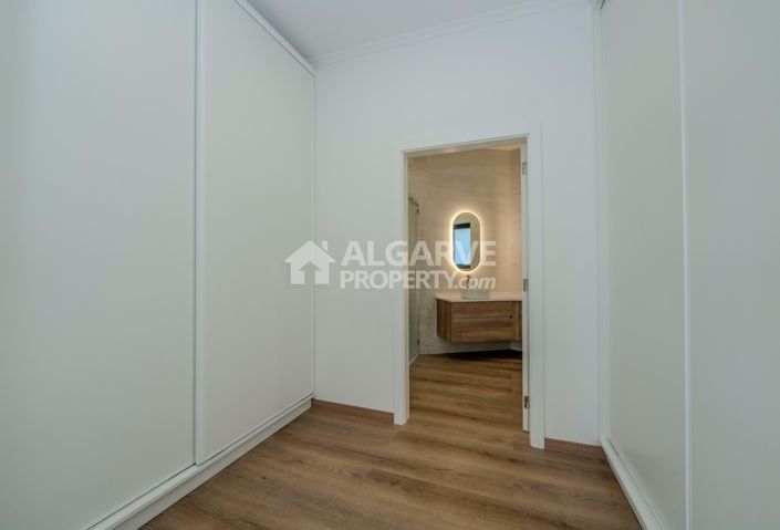 Image No.23-5 Bed Villa for sale