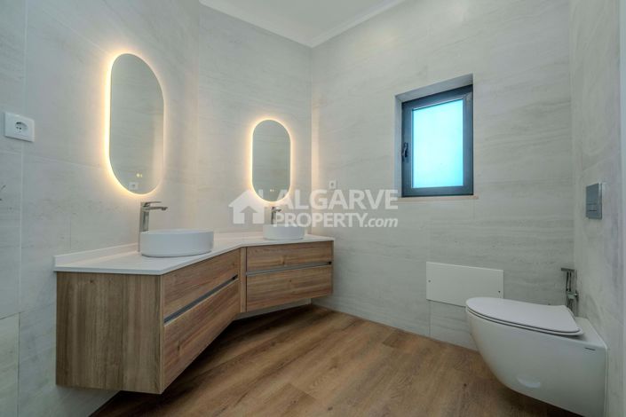 Image No.24-5 Bed Villa for sale