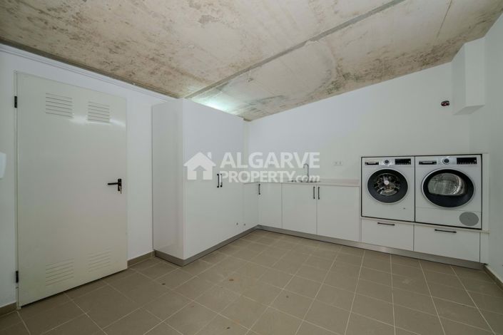 Image No.34-5 Bed Villa for sale