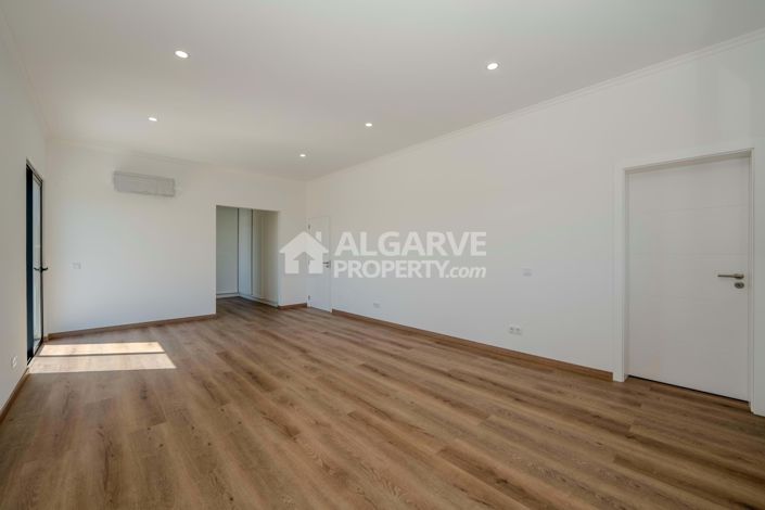 Image No.4-5 Bed Villa for sale