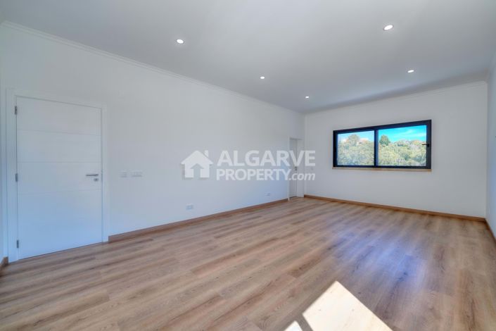 Image No.43-5 Bed Villa for sale