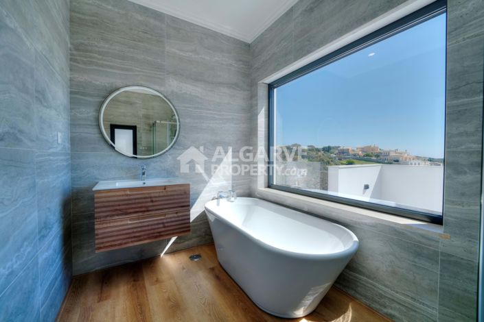 Image No.44-5 Bed Villa for sale