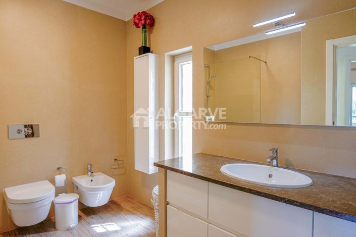 Image No.15-4 Bed Villa for sale